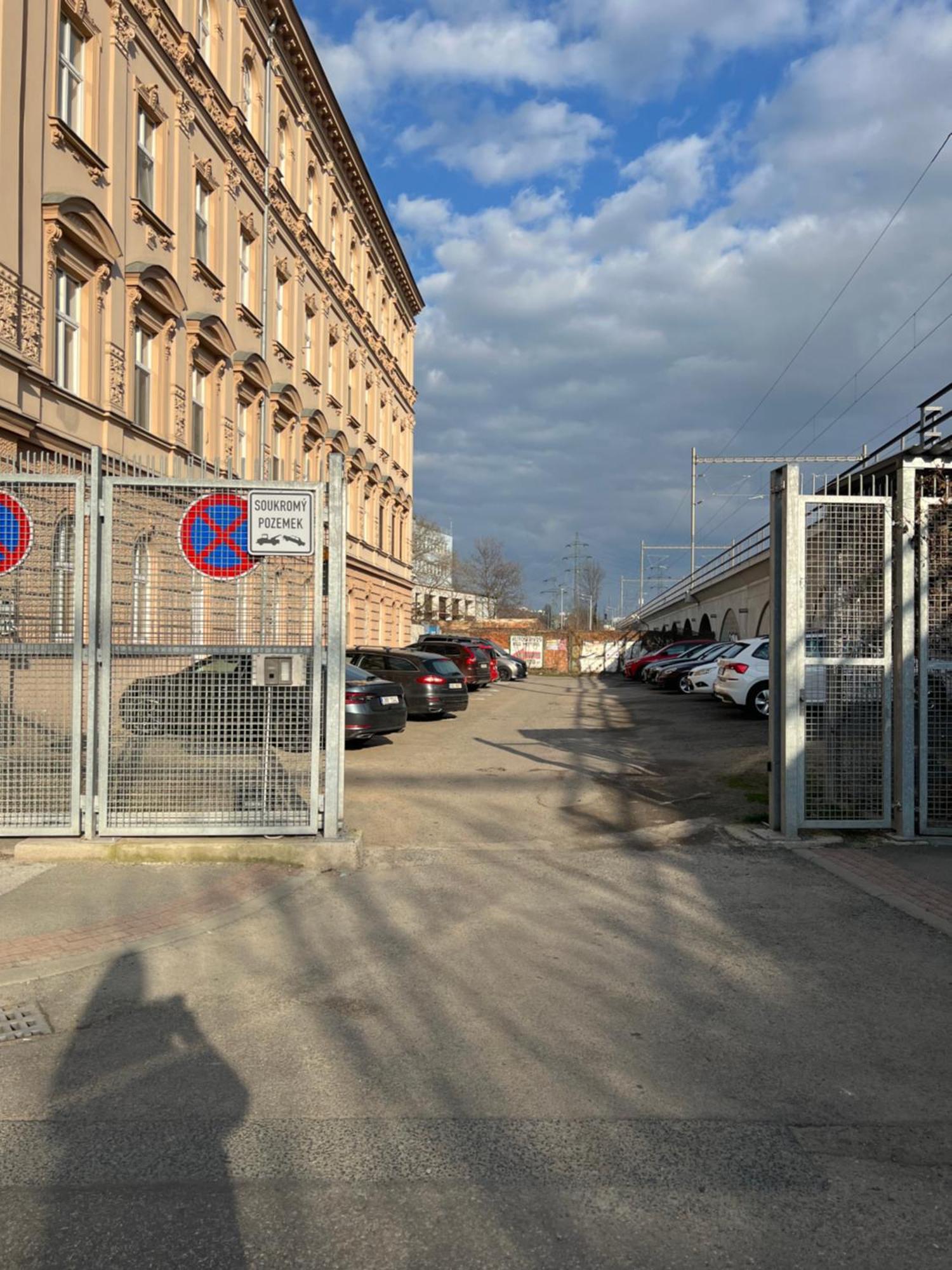 Apartment Plus Parking Brno Exterior foto